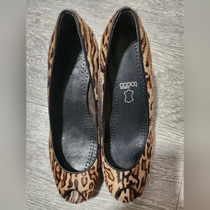 Stuart Weitzman Leopard Print Flats